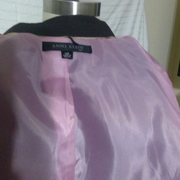 Anne Klein 2 piece fully lined Suit - Picture 9 of 11